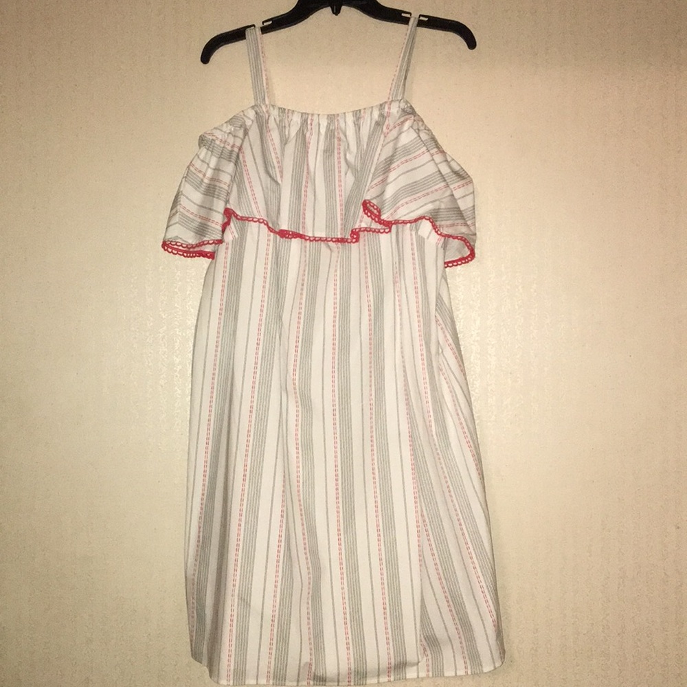 Two dresses - Picture 3 of 3